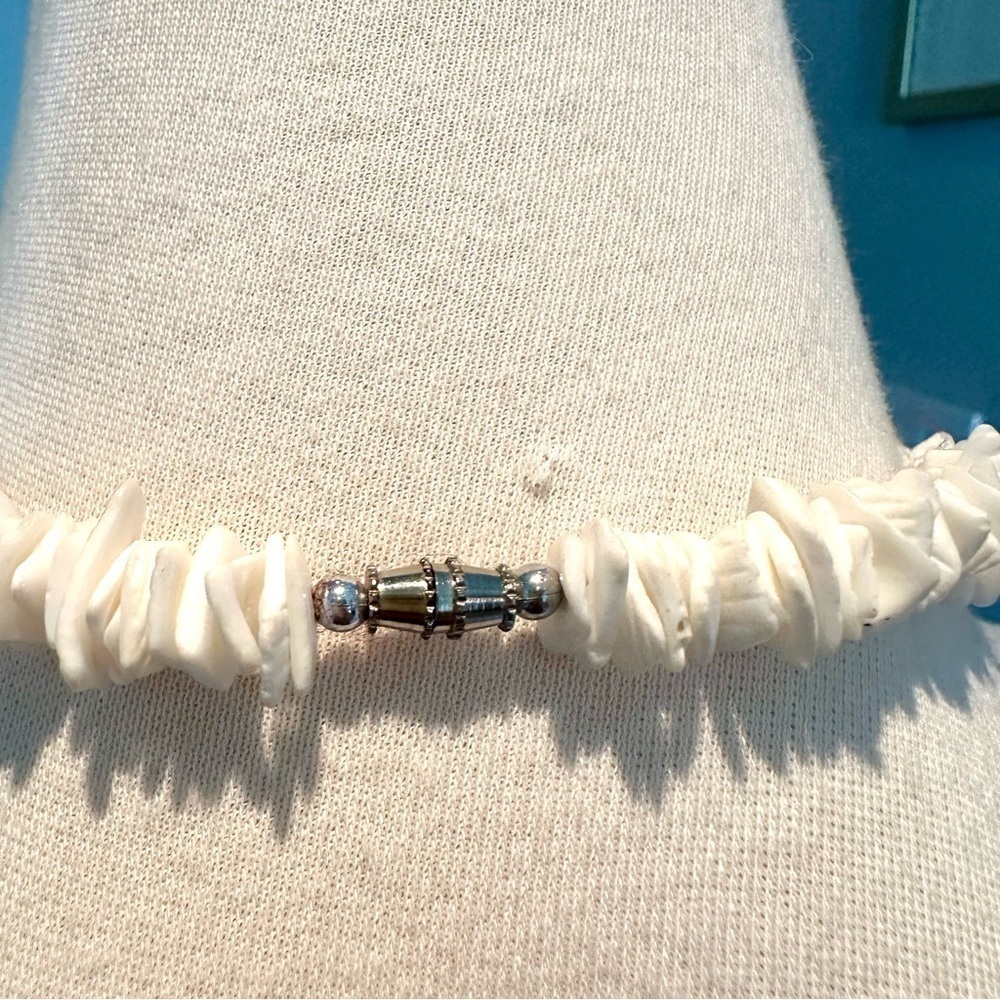 Puka Shells Necklace - Picture 7 of 9